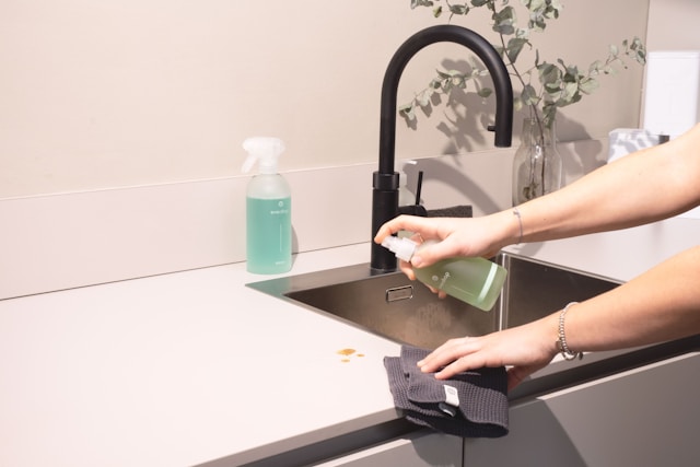 Why Eco-Conscious Airbnb Hosts in Jacksonville Choose Happy Cleaning Services for Repeat Guests and 5-Star Reviews